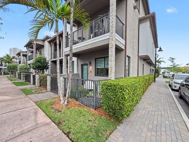 4903 NW 83rd Path, Doral, FL 33166