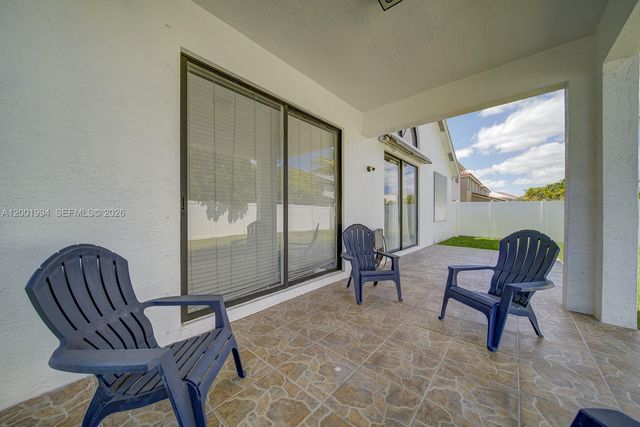 16415 SW 1st Ct, Pembroke Pines, FL 33027
