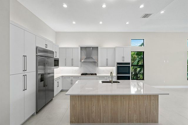 9124 Red Robin Lane, Boynton Beach, FL 33473
