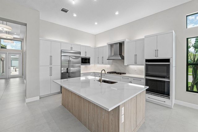 9124 Red Robin Lane, Boynton Beach, FL 33473