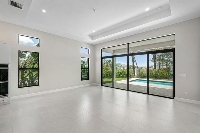 9124 Red Robin Lane, Boynton Beach, FL 33473