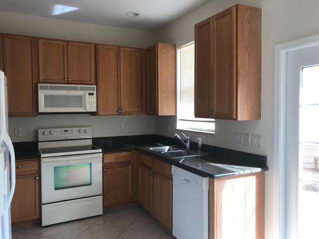 141 E Thatch Palm Circle, Jupiter, FL 33458