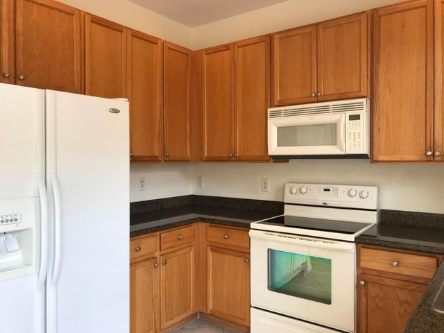 141 E Thatch Palm Circle, Jupiter, FL 33458