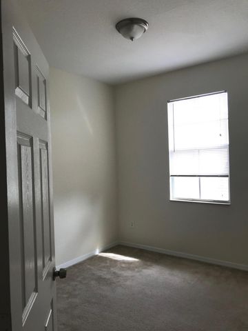 141 E Thatch Palm Circle, Jupiter, FL 33458