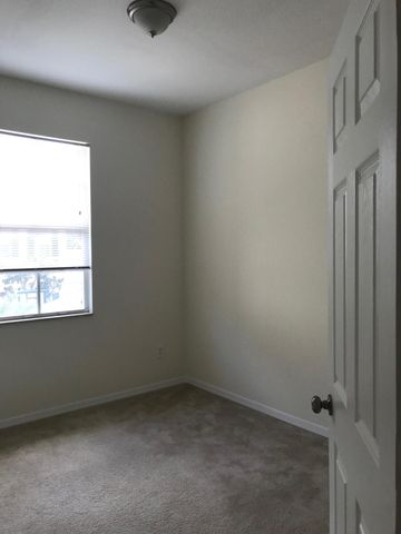 141 E Thatch Palm Circle, Jupiter, FL 33458