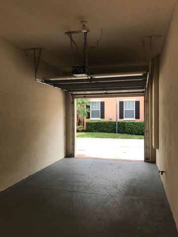 141 E Thatch Palm Circle, Jupiter, FL 33458