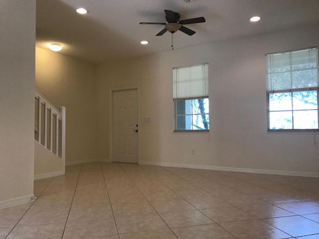 141 E Thatch Palm Circle, Jupiter, FL 33458