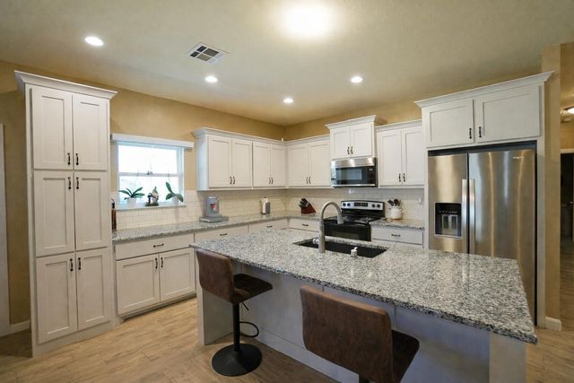 17270 S 630 Road, Wyandotte, OK 74370