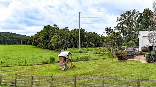 30 Sullins Road, Cartersville, GA 30121