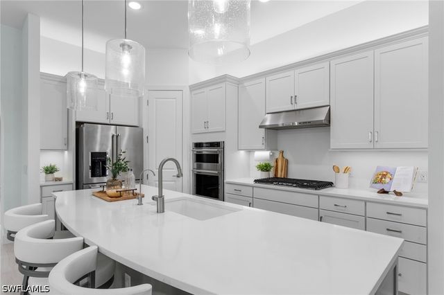 19640 Aqua View LN, Fort Myers, FL 33913