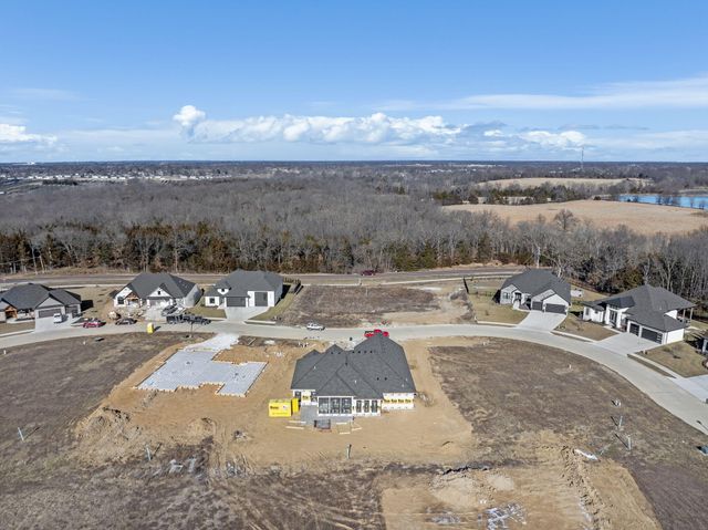 6512 PORTCRAWL DR, Columbia, MO 65201