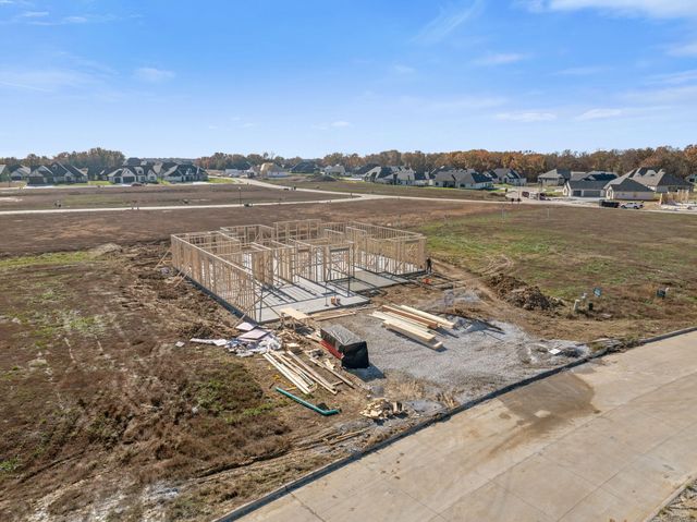 6512 PORTCRAWL DR, Columbia, MO 65201