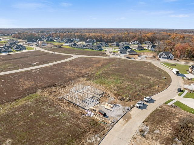 6512 PORTCRAWL DR, Columbia, MO 65201