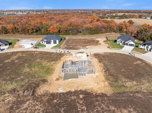 6512 PORTCRAWL DR, Columbia, MO 65201