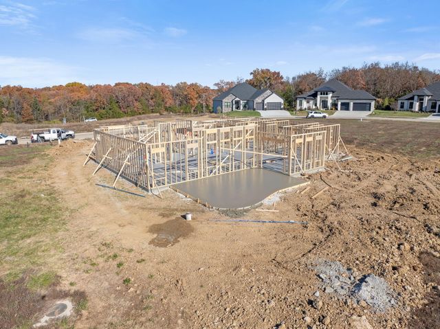 6512 PORTCRAWL DR, Columbia, MO 65201