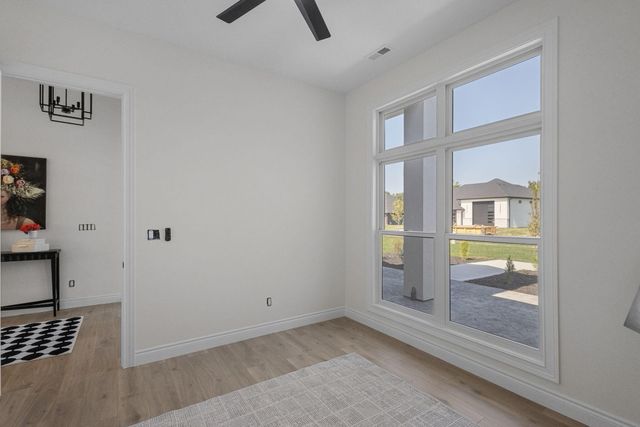 6512 PORTCRAWL DR, Columbia, MO 65201