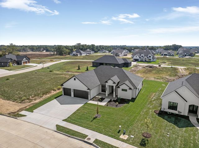 6512 PORTCRAWL DR, Columbia, MO 65201