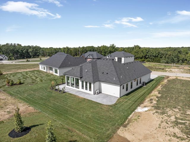 6512 PORTCRAWL DR, Columbia, MO 65201