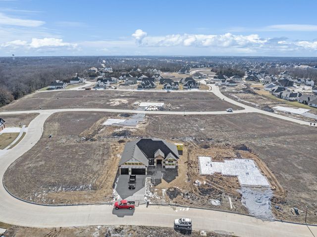 6512 PORTCRAWL DR, Columbia, MO 65201