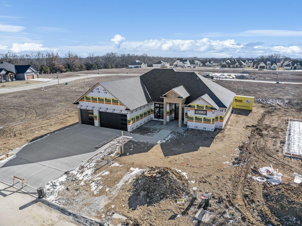 6512 PORTCRAWL DR, Columbia, MO 65201