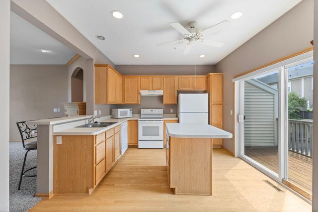 11323 Davenport Circle NE F, Blaine, MN 55449