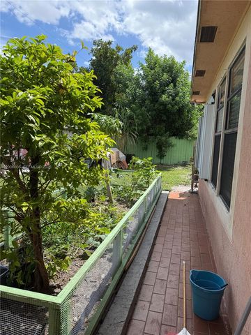 6367 Southgate Blvd, Margate, FL 33068