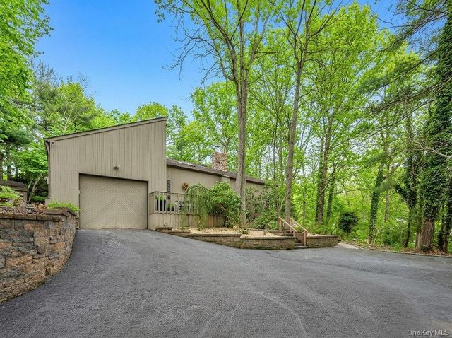 1 Audubon Gate, Miller Place, NY 11764