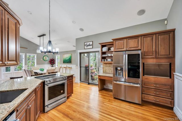 1 Audubon Gate, Miller Place, NY 11764