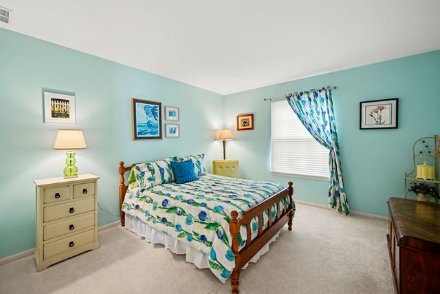 2298 Woodside Drive, Carpentersville, IL 60110