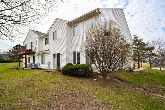 2298 Woodside Drive, Carpentersville, IL 60110