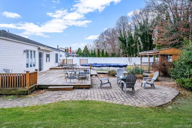 32 San Rafael Avenue, Holbrook, NY 11741