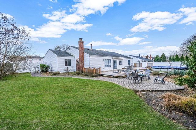 32 San Rafael Avenue, Holbrook, NY 11741