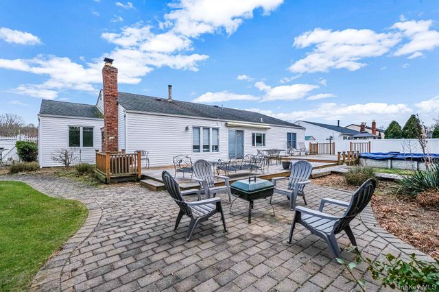 32 San Rafael Avenue, Holbrook, NY 11741