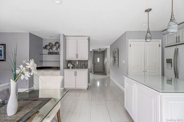 32 San Rafael Avenue, Holbrook, NY 11741