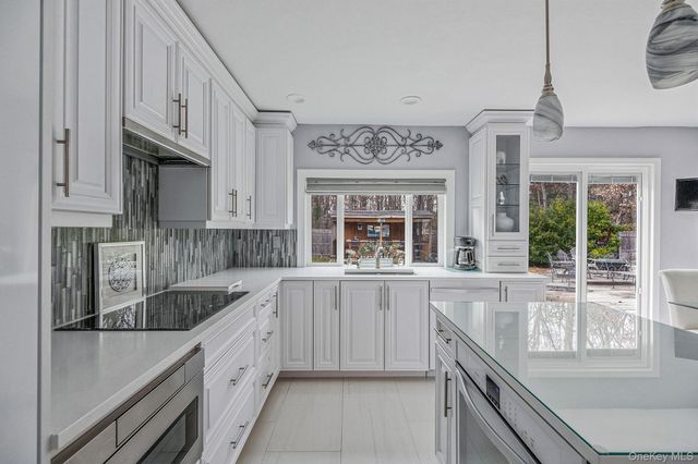 32 San Rafael Avenue, Holbrook, NY 11741