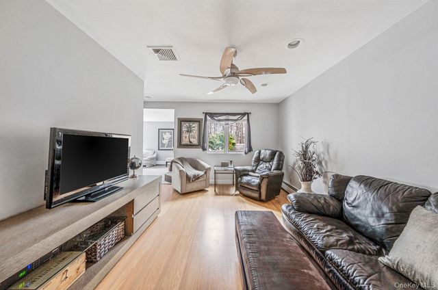 32 San Rafael Avenue, Holbrook, NY 11741