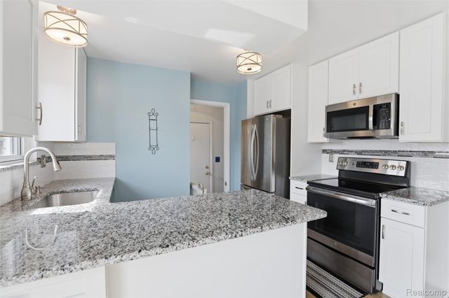 33519 Balmoral Street, Westland, MI 48185