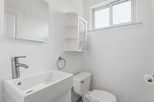 33519 Balmoral Street, Westland, MI 48185