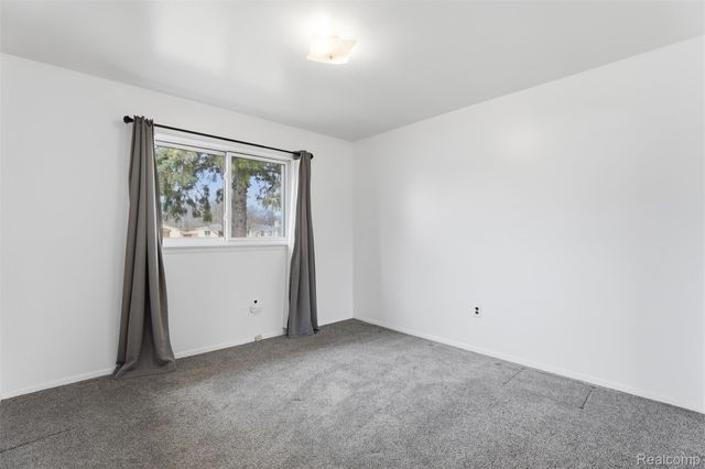 33519 Balmoral Street, Westland, MI 48185