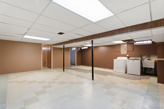 33519 Balmoral Street, Westland, MI 48185