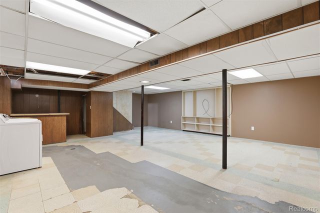 33519 Balmoral Street, Westland, MI 48185