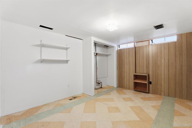 33519 Balmoral Street, Westland, MI 48185