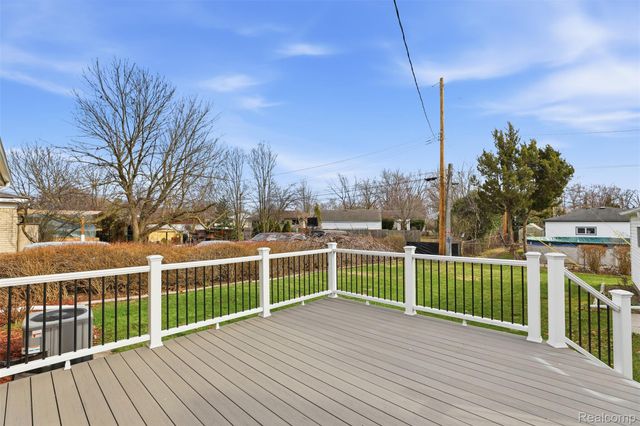 33519 Balmoral Street, Westland, MI 48185