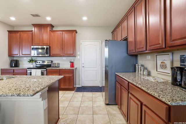 7910 EMMELINE DR, Boerne, TX 78015