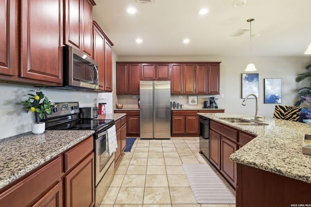 7910 EMMELINE DR, Boerne, TX 78015