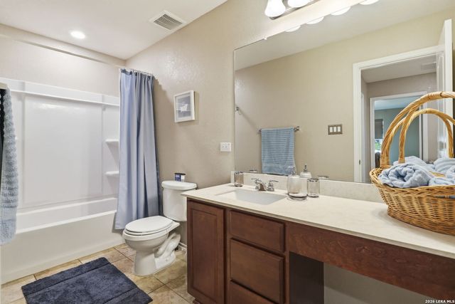 7910 EMMELINE DR, Boerne, TX 78015