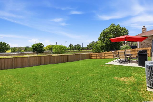 7910 EMMELINE DR, Boerne, TX 78015