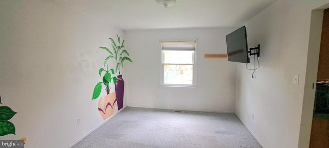 246 MAIN AVE, Milmay, NJ 08340
