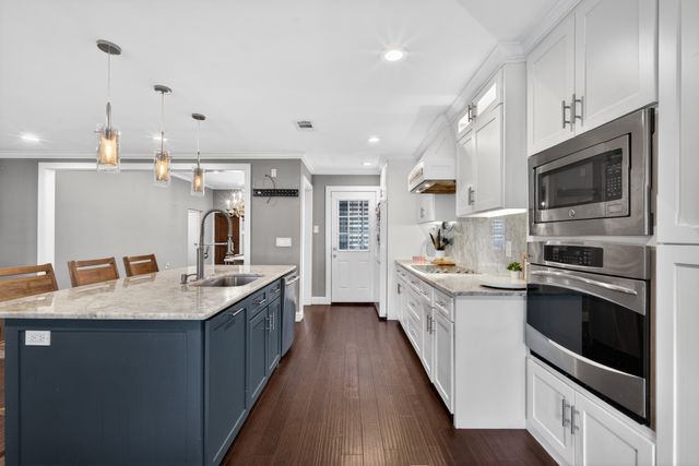 6928 Mountain Cedar Lane, Dallas, TX 75236