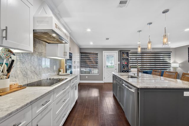 6928 Mountain Cedar Lane, Dallas, TX 75236
